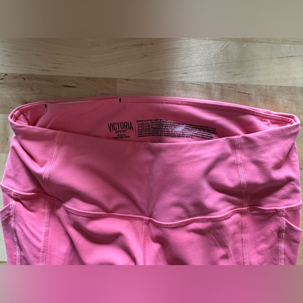 Victoria's Secret Vibrant Pink Leggings with pockets!